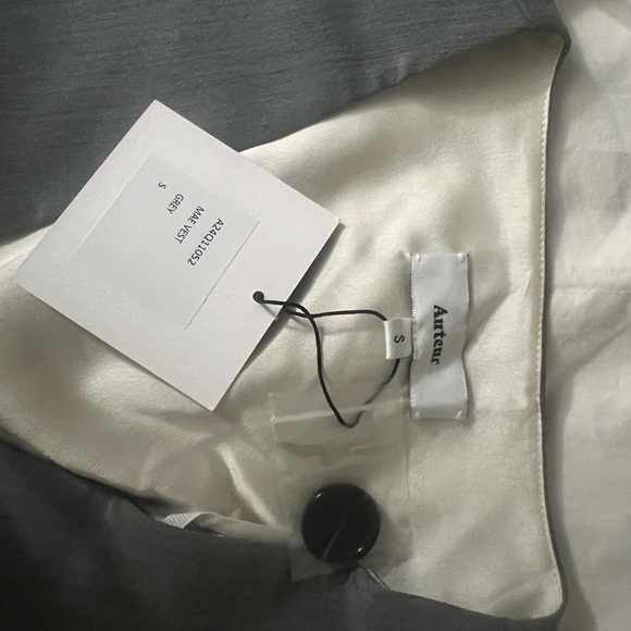 Auteur Grey “Mae” Tailored Vest – Size Small (NWT) - Picture 10 of 10